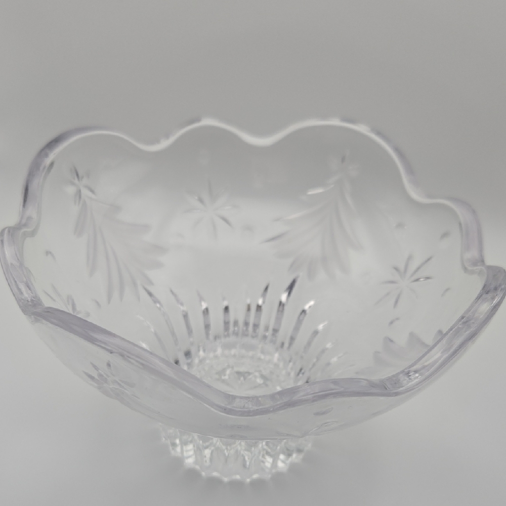 Mikasa Glass Footed Bowl 6 Inch Christmas Night Frost